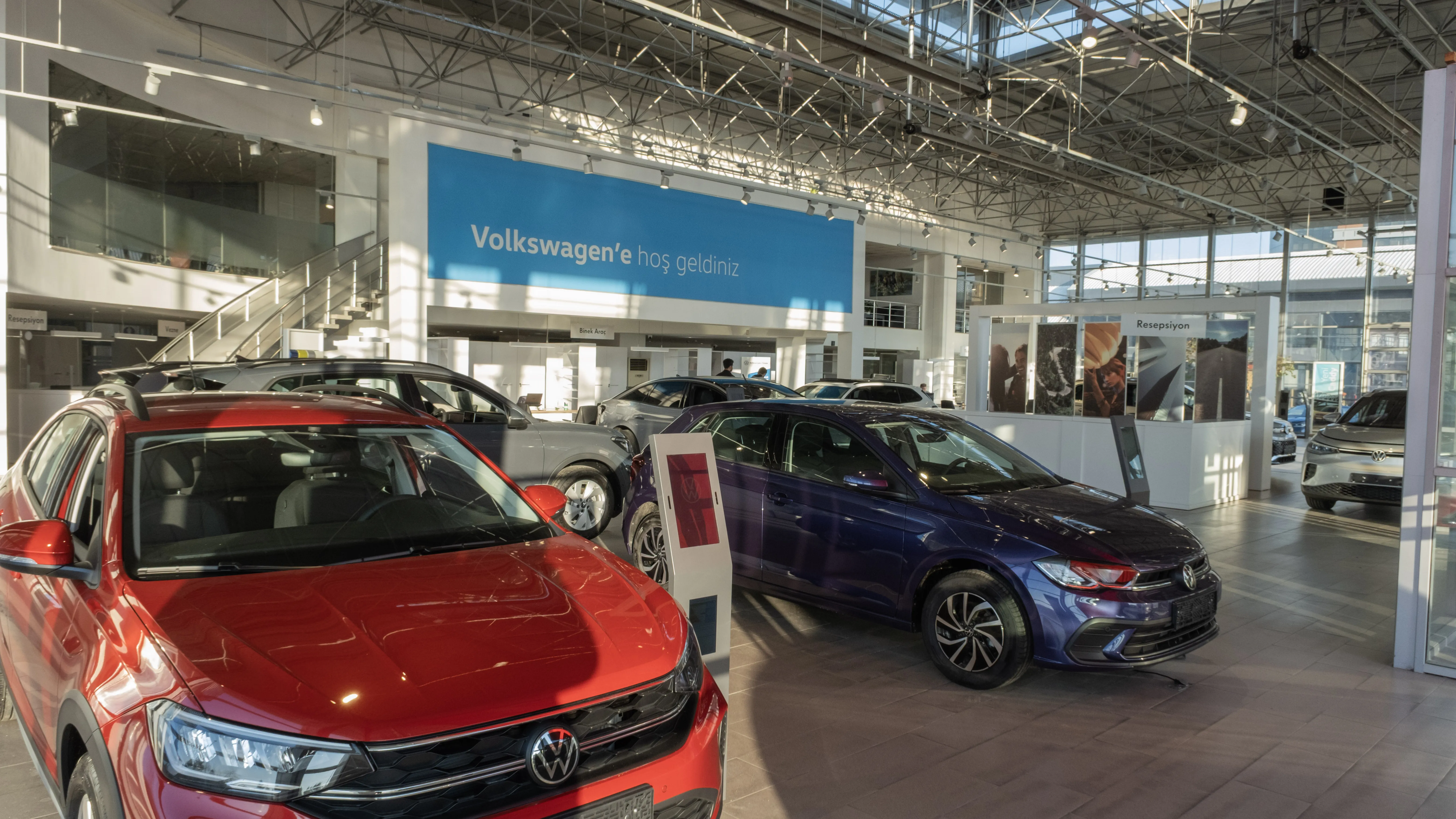VOLKSWAGEN Office 